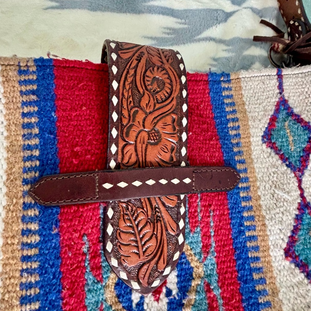 Western Woven saddle blanket Shoulder Bag with leather fringe - Picture 2 of 11